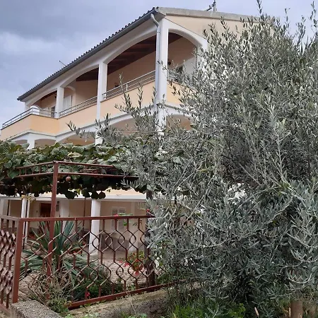 Ritosa Spadici Area 2*